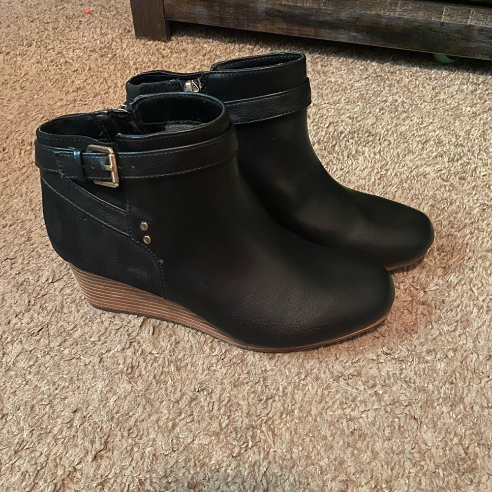 Dr. Scholl’s Boack Wedge Ankle Boot - Size 7 - Never worn